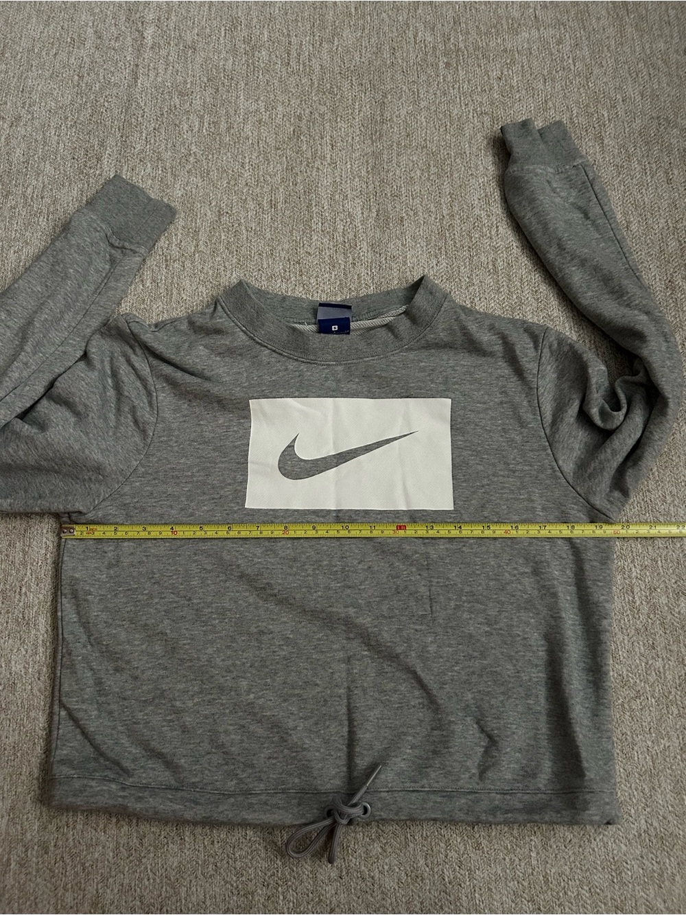 Nike Cropped Crew Neck Sweatshirt - Picture 10 of 11